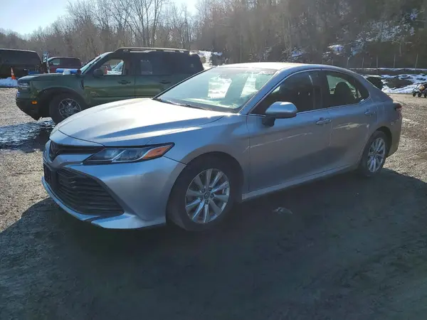 4T1B11HK5JU590719 2018 TOYOTA CAMRY - Image 1