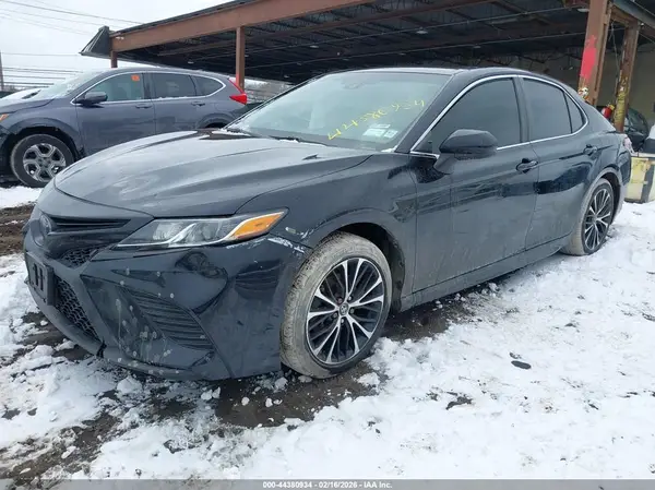 4T1B11HK5JU591269 2018 TOYOTA CAMRY - Image 2