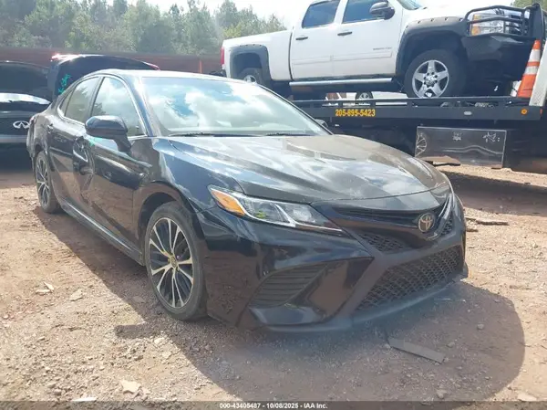 4T1B11HK5JU592406 2018 TOYOTA CAMRY - Image 1