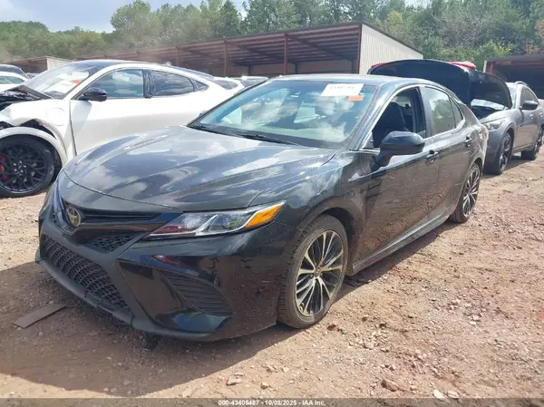 4T1B11HK5JU592406 2018 TOYOTA CAMRY - Image 2