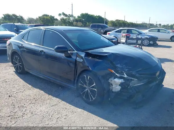 4T1B11HK5JU592499 2018 TOYOTA CAMRY - Image 1
