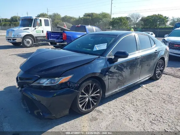 4T1B11HK5JU592499 2018 TOYOTA CAMRY - Image 2