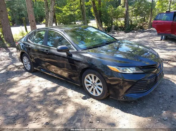 4T1B11HK5JU593099 2018 TOYOTA CAMRY - Image 1