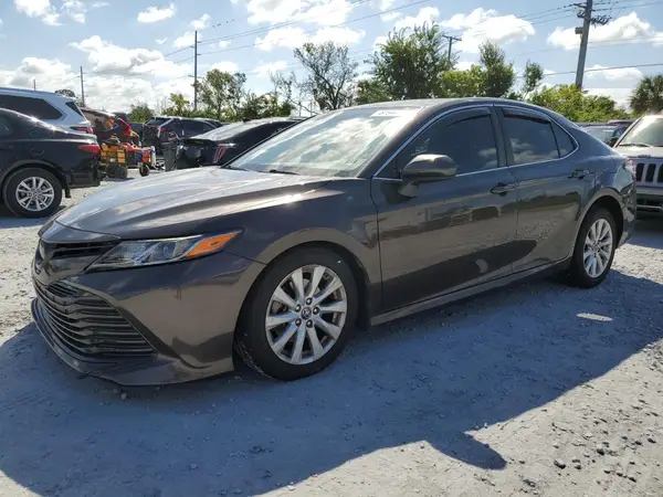 4T1B11HK5JU595144 2018 TOYOTA CAMRY - Image 1
