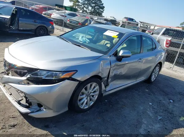 4T1B11HK5JU595337 2018 TOYOTA CAMRY - Image 2
