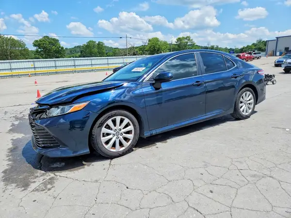 4T1B11HK5JU595905 2018 TOYOTA CAMRY - Image 1