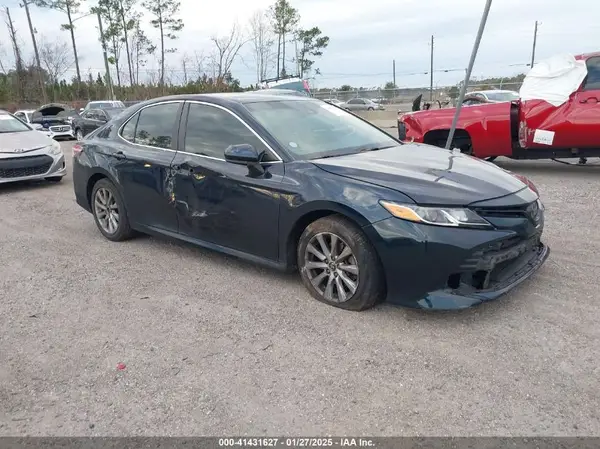 4T1B11HK5JU598982 2018 TOYOTA CAMRY - Image 1