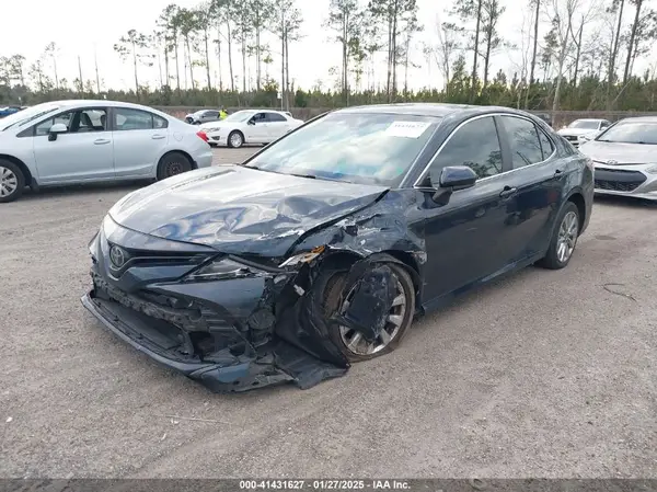 4T1B11HK5JU598982 2018 TOYOTA CAMRY - Image 2