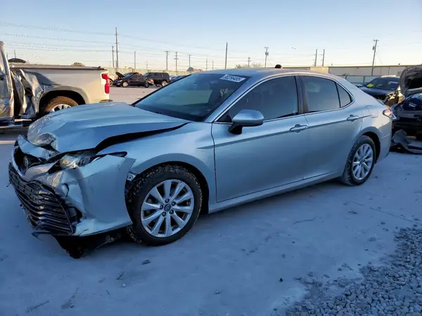 4T1B11HK5JU599078 2018 TOYOTA CAMRY - Image 1