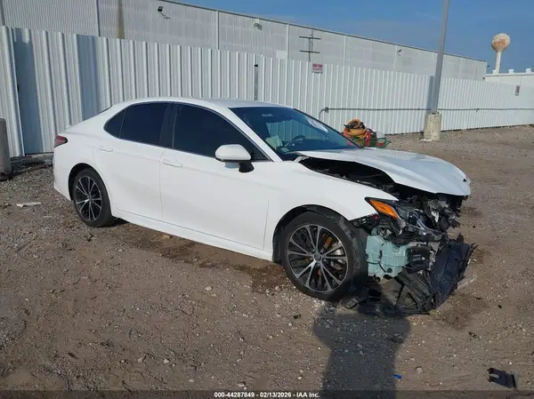4T1B11HK5JU599145 2018 TOYOTA CAMRY - Image 1