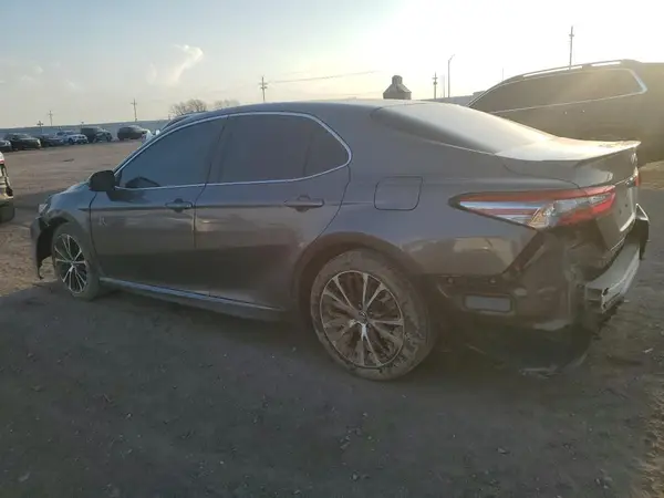 4T1B11HK5JU599307 2018 TOYOTA CAMRY - Image 2