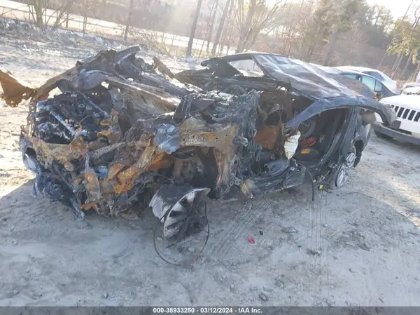 4T1B11HK5JU599582 2018 TOYOTA CAMRY - Image 2