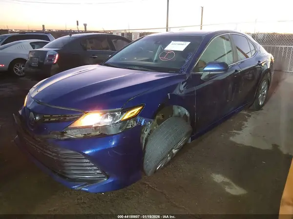 4T1B11HK5JU600312 2018 TOYOTA CAMRY - Image 2