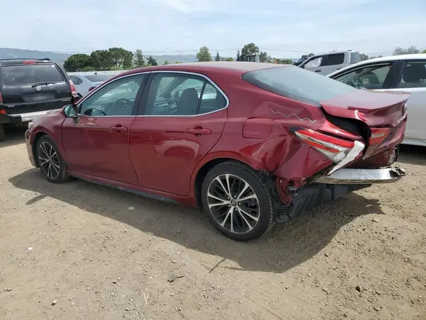 4T1B11HK5JU601251 2018 TOYOTA CAMRY - Image 2