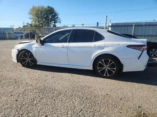 4T1B11HK5JU601475 2018 TOYOTA CAMRY - Image 2