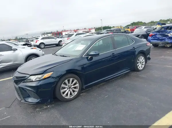 4T1B11HK5JU601704 2018 TOYOTA CAMRY - Image 2