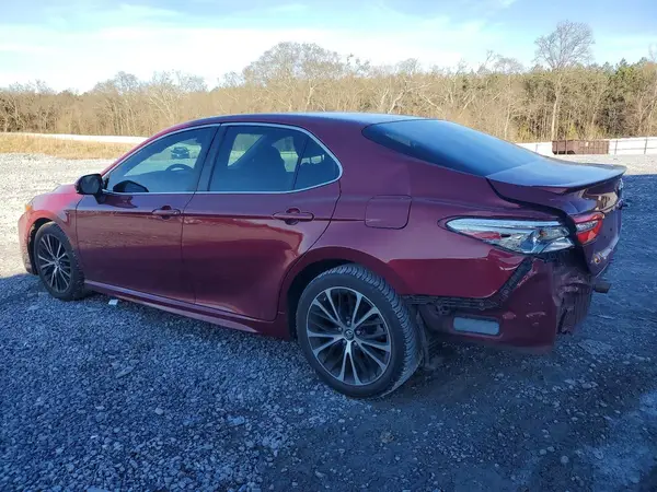 4T1B11HK5JU603517 2018 TOYOTA CAMRY - Image 2