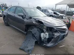 4T1B11HK5JU605185 2018 TOYOTA CAMRY