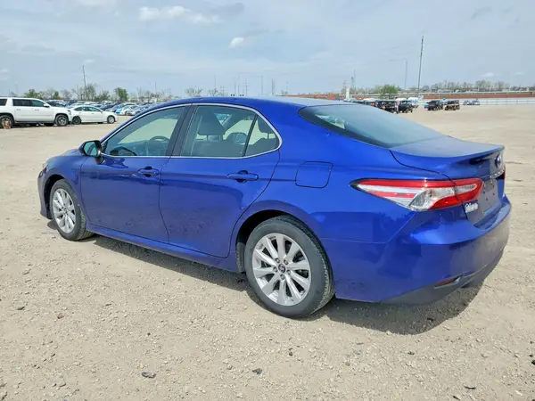 4T1B11HK5JU606143 2018 TOYOTA CAMRY - Image 2