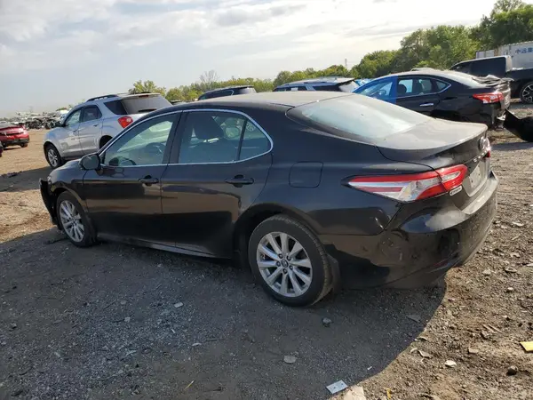 4T1B11HK5JU606191 2018 TOYOTA CAMRY - Image 2