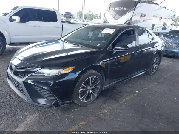 4T1B11HK5JU606286 2018 TOYOTA CAMRY - Image 2