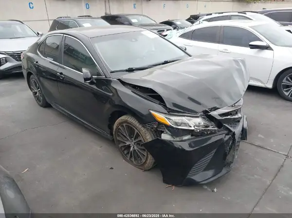 4T1B11HK5JU607020 2018 TOYOTA CAMRY - Image 1