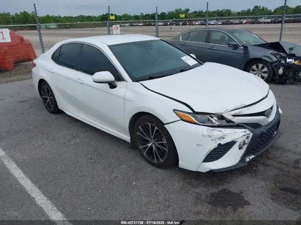 4T1B11HK5JU608894 2018 TOYOTA CAMRY - Image 1