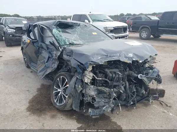 4T1B11HK5JU610287 2018 TOYOTA CAMRY - Image 1