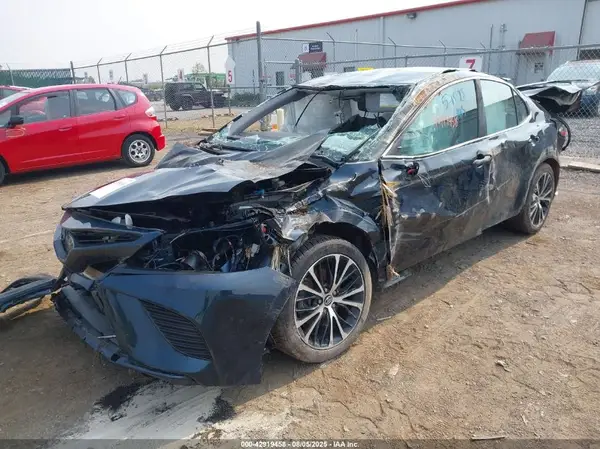 4T1B11HK5JU610337 2018 TOYOTA CAMRY - Image 2
