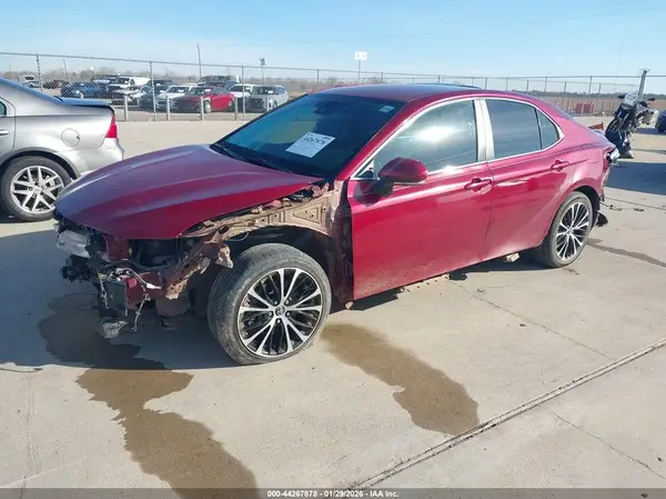 4T1B11HK5JU611195 2018 TOYOTA CAMRY - Image 2