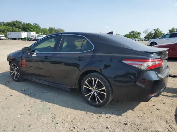 4T1B11HK5JU613139 2018 TOYOTA CAMRY - Image 2
