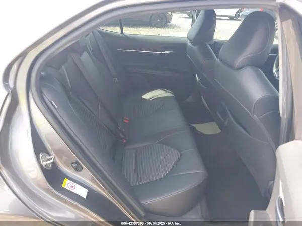 4T1B11HK5JU614002 2018 TOYOTA CAMRY - Image 8