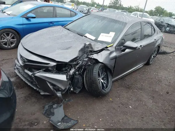 4T1B11HK5JU614081 2018 TOYOTA CAMRY - Image 2