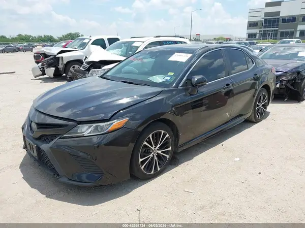 4T1B11HK5JU614517 2018 TOYOTA CAMRY - Image 2