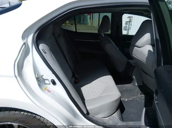 4T1B11HK5JU614761 2018 TOYOTA CAMRY - Image 8