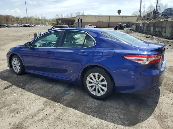 4T1B11HK5JU615635 2018 TOYOTA CAMRY - Image 2