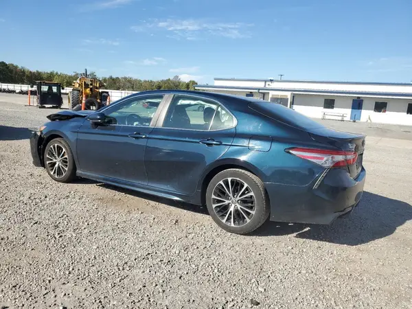 4T1B11HK5JU615957 2018 TOYOTA CAMRY - Image 2