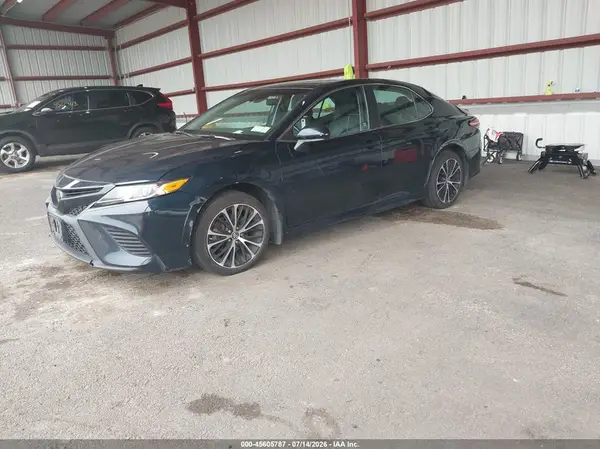 4T1B11HK5JU616963 2018 TOYOTA CAMRY - Image 2