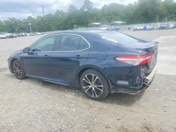 4T1B11HK5JU616980 2018 TOYOTA CAMRY - Image 2