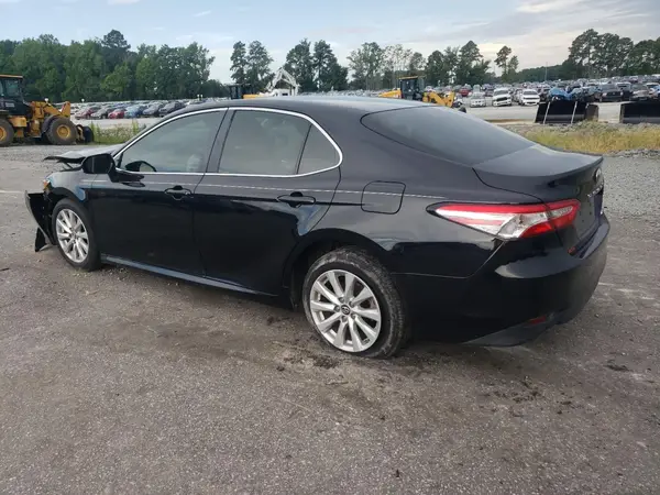 4T1B11HK5JU617160 2018 TOYOTA CAMRY - Image 2