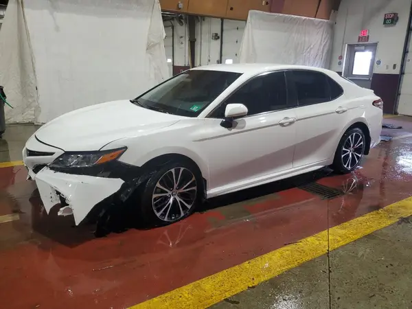 4T1B11HK5JU617711 2018 TOYOTA CAMRY - Image 1