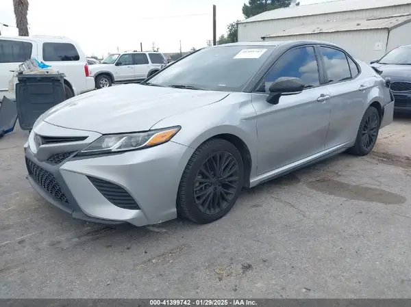 4T1B11HK5JU619927 2018 TOYOTA CAMRY - Image 2