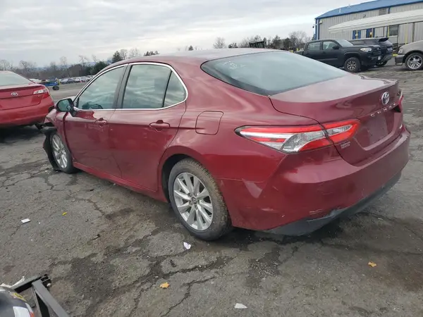 4T1B11HK5JU620916 2018 TOYOTA CAMRY - Image 2