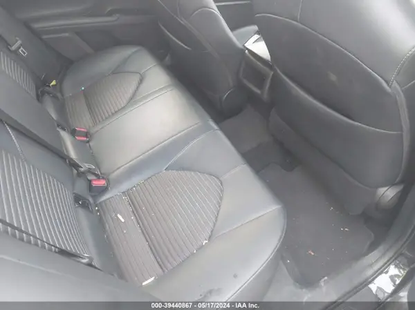 4T1B11HK5JU621208 2018 TOYOTA CAMRY - Image 8