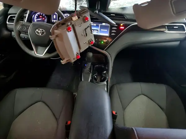 4T1B11HK5JU621385 2018 TOYOTA CAMRY - Image 8