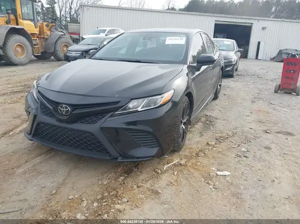 4T1B11HK5JU623122 2018 TOYOTA CAMRY - Image 2