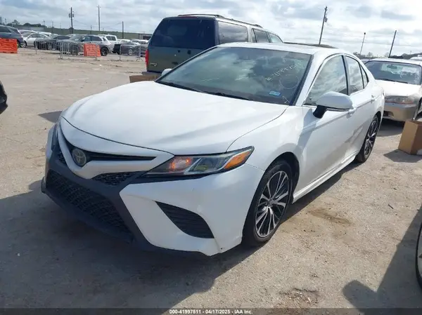 4T1B11HK5JU623766 2018 TOYOTA CAMRY - Image 2