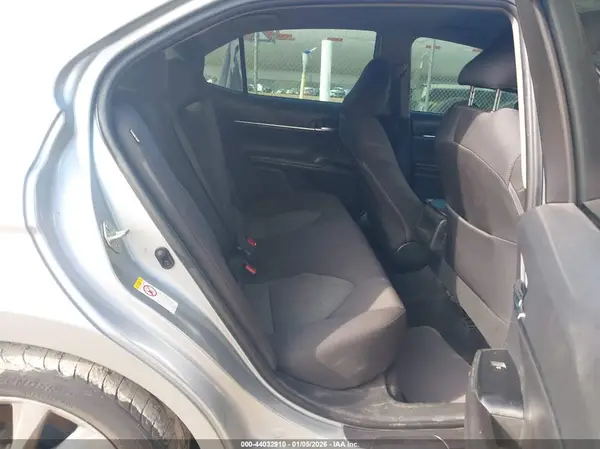 4T1B11HK5JU624111 2018 TOYOTA CAMRY - Image 8