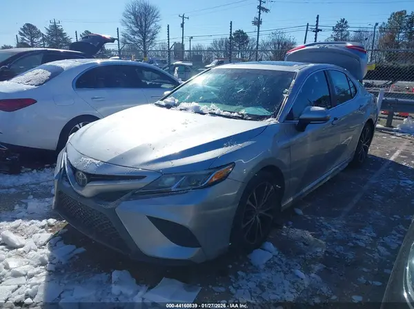 4T1B11HK5JU625646 2018 TOYOTA CAMRY - Image 2