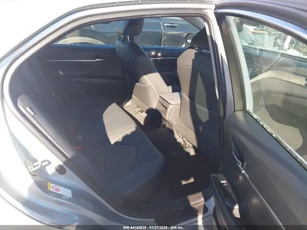 4T1B11HK5JU625646 2018 TOYOTA CAMRY - Image 8
